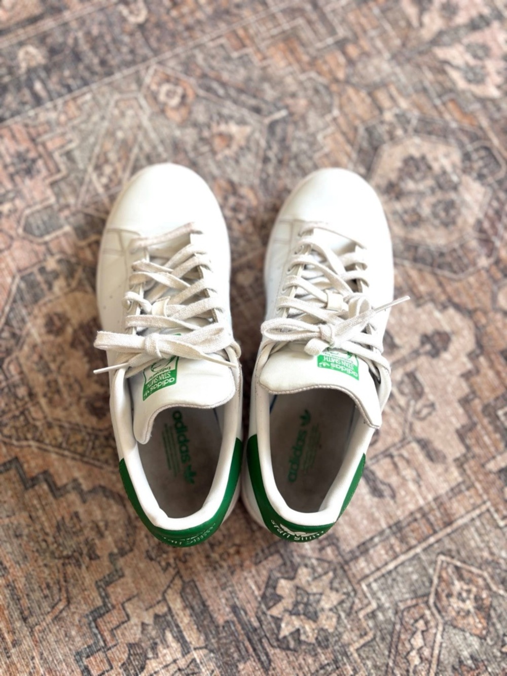 Adidas Stan Smith White Leather Sneakers with Green Heel Tab - women’s 8.5 - Picture 5 of 6